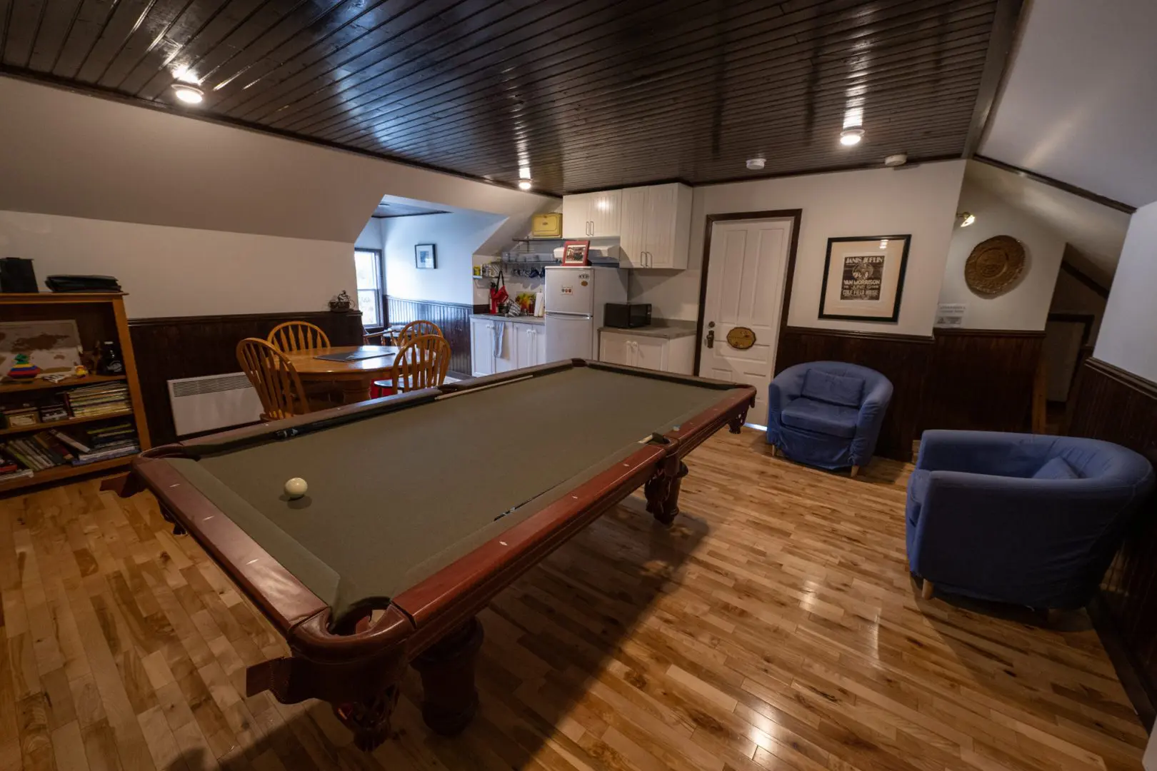 The guest living room